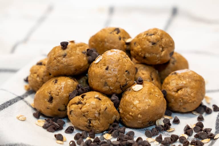 Easy Peanut Butter Protein Energy Balls