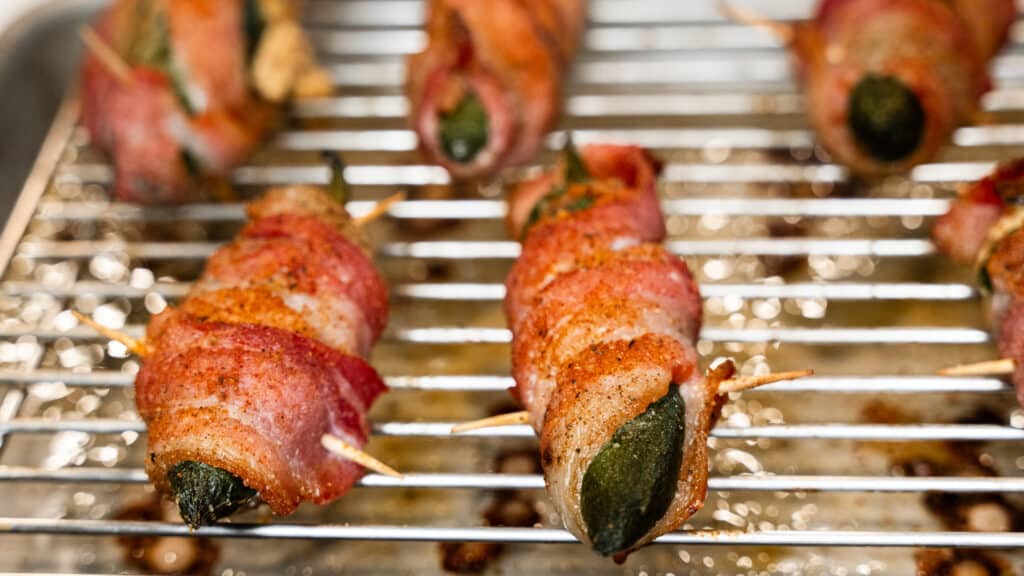 bacon wrapped jalapeno poppers