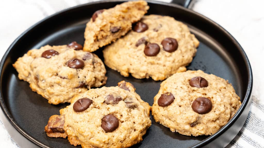 Pumpkin Chocolate Chip Oatmeal Cookies