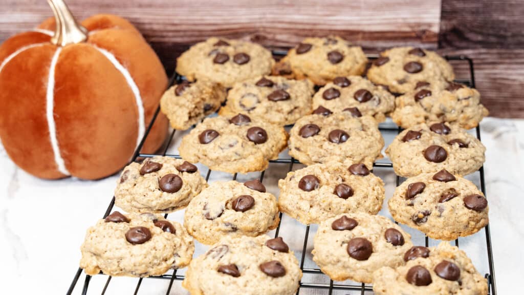 Pumpkin Chocolate Chip Oatmeal Cookies